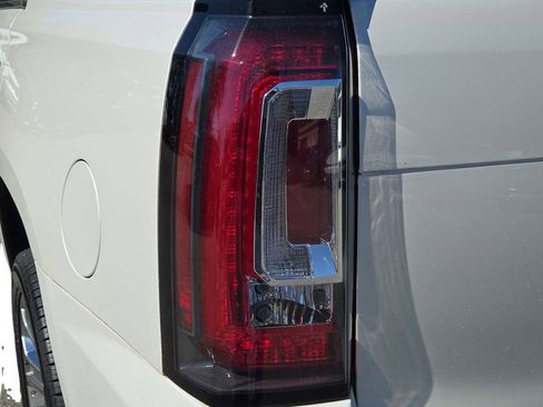 Used 2016 GMC Yukon Denali w/ Open Road Package image 13