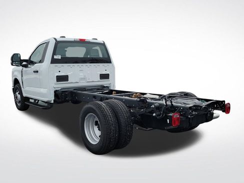 New 2026 Ford F350 XL w/ XL Chrome Package image 4