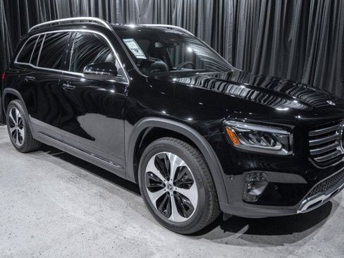 Certified 2025 Mercedes-Benz GLB 250 image 3