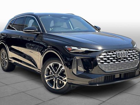 New 2025 Audi Q5 Premium image 2