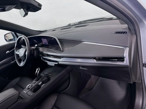 Used 2024 Cadillac XT4 Premium Luxury image 28