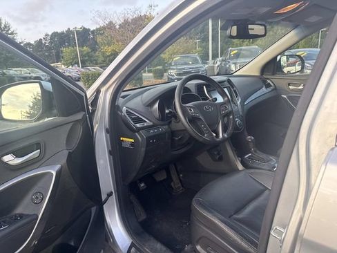 Used 2013 Hyundai Santa Fe GLS FWD image 4