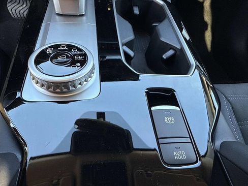 New 2026 Mitsubishi Outlander SEL FWD image 32