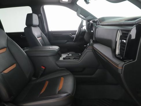 Used 2024 GMC Sierra 2500 AT4 w/ Technology Package image 32