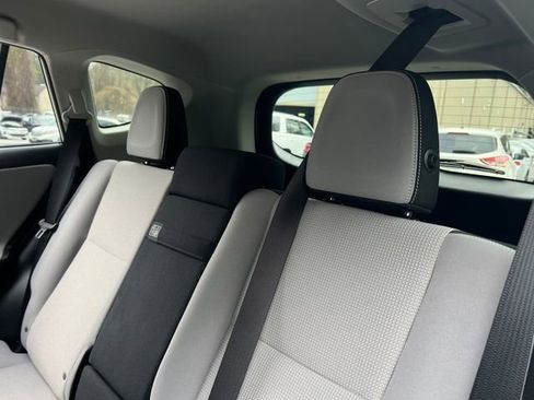 Used 2018 Toyota RAV4 XLE image 20