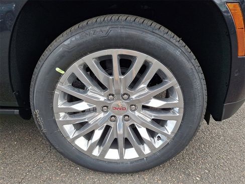 New 2026 GMC Yukon XL Denali w/ Sun & Power Step Package image 5