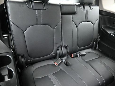 Used 2025 Honda Pilot EX-L image 41