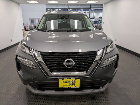 Used 2023 Nissan Rogue SV w/ SV Premium B Package image 2