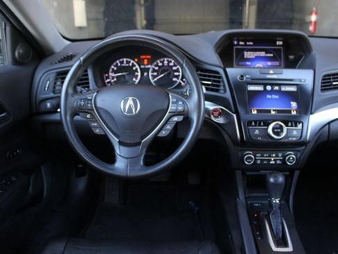 Used 2018 Acura ILX FWD image 16