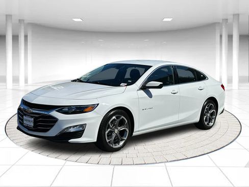 Used 2024 Chevrolet Malibu LT FWD image 1