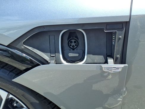 Certified 2024 Cadillac Lyriq Sport w/ LPO, Floor Liner Package AWD/4WD image 10