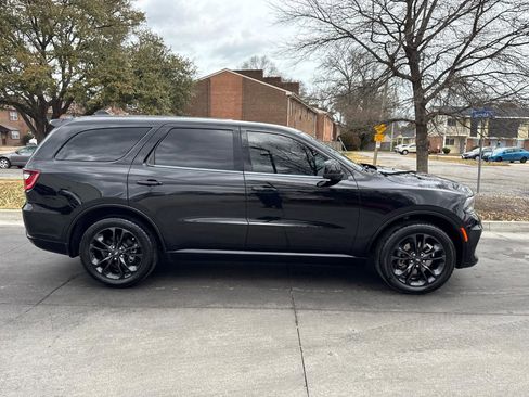 Used 2022 Dodge Durango SXT w/ Blacktop Package image 3