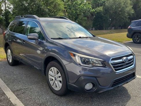 Used 2018 Subaru Outback 2.5i Premium AWD/4WD image 1