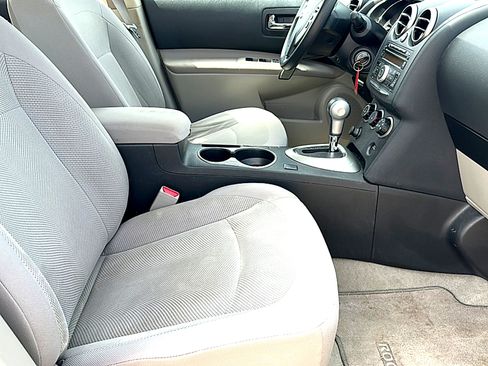 Used 2013 Nissan Rogue S FWD image 24