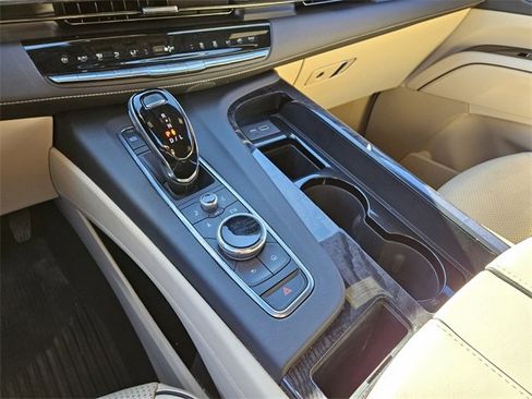 Used 2021 Cadillac Escalade Premium Luxury w/ LPO, Radiant Package image 24