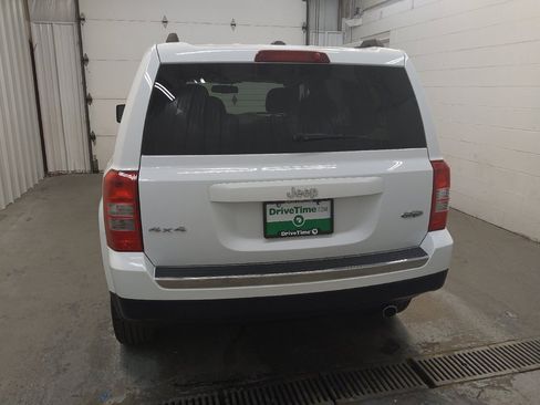 Used 2017 Jeep Patriot High Altitude AWD/4WD image 6