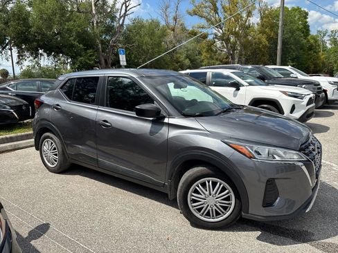 Used 2021 Nissan Kicks S FWD image 6