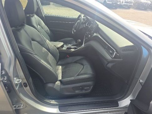 Used 2022 Toyota Camry XLE w/ Cold Weather Package FWD image 38