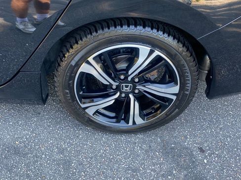 Used 2016 Honda Civic Touring image 9