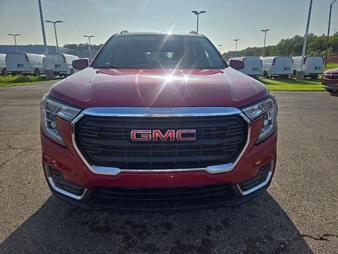 Certified 2023 GMC Terrain SLE w/ Driver Convenience Package FWD image 8