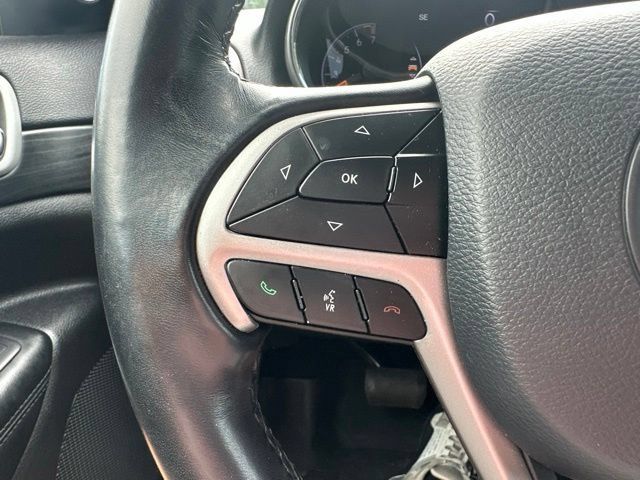 Used 2020 Jeep Grand Cherokee Laredo w/ Laredo X Package RWD image 19
