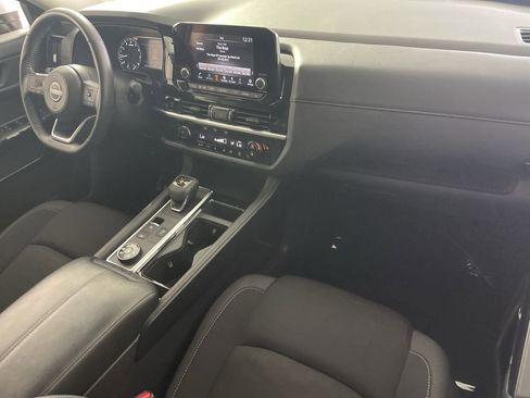 Used 2025 Nissan Pathfinder SV AWD/4WD image 26