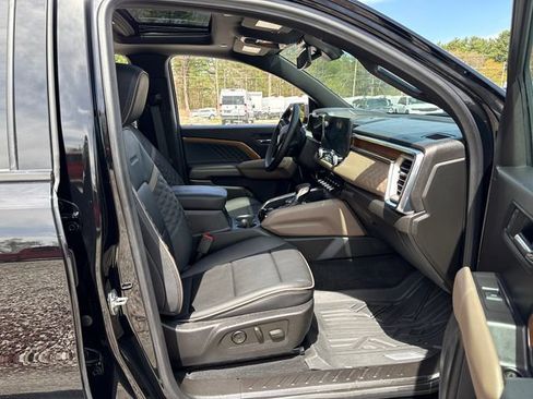 Used 2024 GMC Canyon Denali AWD/4WD image 17