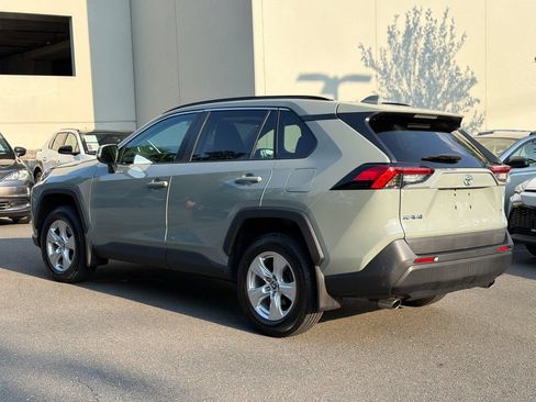Used 2021 Toyota RAV4 XLE w/ Convenience Package AWD/4WD image 3