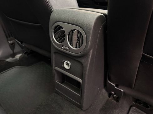 Used 2017 Volkswagen Tiguan Sport image 26