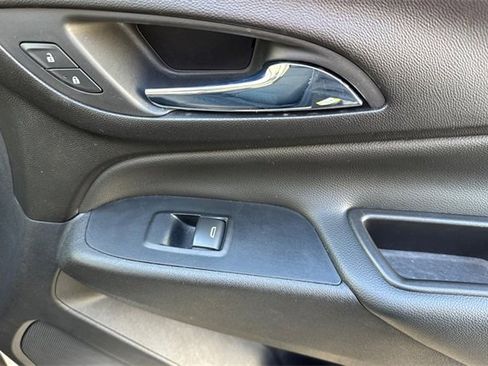 Used 2020 Chevrolet Equinox LT image 21
