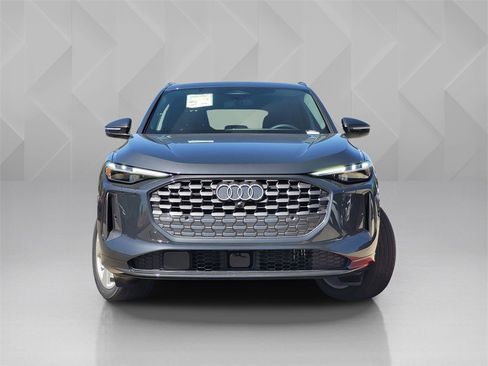 Used 2025 Audi Q5 Premium Plus w/ Premium Plus image 3