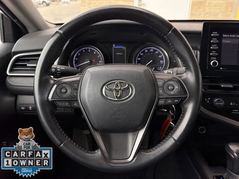 Used 2022 Toyota Camry SE FWD image 10
