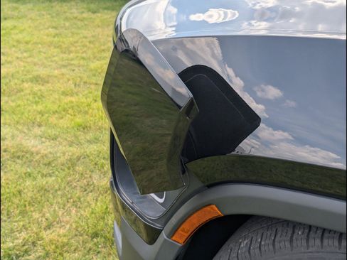 Used 2024 Rivian R1S Launch Edition Quad AWD/4WD image 21