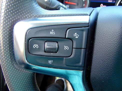 Used 2023 Chevrolet Blazer LT image 32