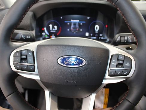 New 2026 Ford Explorer Active RWD image 38
