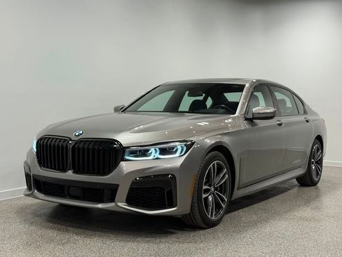 Used 2022 BMW 750i xDrive w/ Executive Package image 33