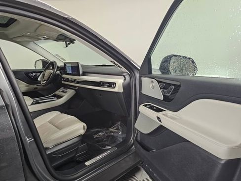 Certified 2025 Lincoln Aviator Reserve w/ Equipment Group 201A AWD/4WD image 13