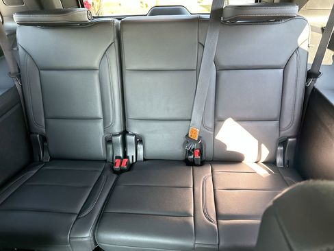 Used 2022 Chevrolet Tahoe Z71 w/ Off-Road Capability Package image 17