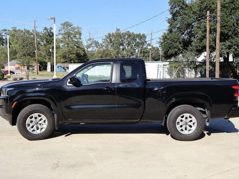 Used 2024 Nissan Frontier SV w/ Technology Package image 23