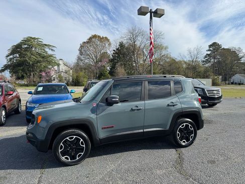 Used 2016 Jeep Renegade Trailhawk image 2
