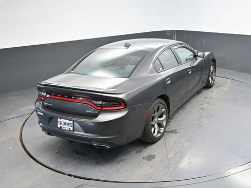 Used 2015 Dodge Charger SXT RWD image 34