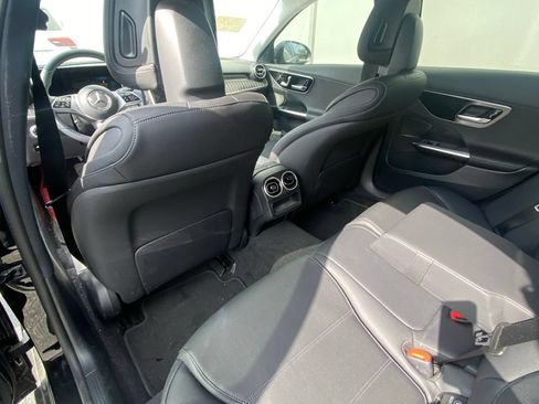 Used 2023 Mercedes-Benz C 300 Sedan image 11