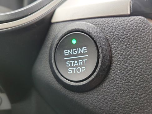 Used 2022 Ford Escape SE w/ SE Sport Appearance Package image 20