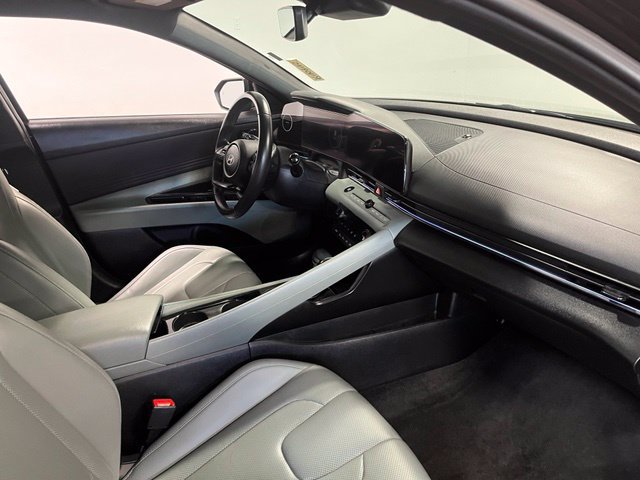 Used 2025 Hyundai Elantra Limited FWD image 11