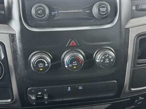 Used 2019 RAM 1500 Tradesman w/ Chrome Appearance Group RWD image 22
