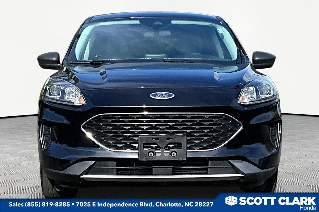 Used 2022 Ford Escape SE FWD image 2