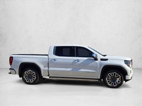 Used 2023 GMC Sierra 1500 Denali Ultimate image 4