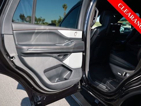 Used 2025 Lincoln Navigator Black Label AWD/4WD image 40