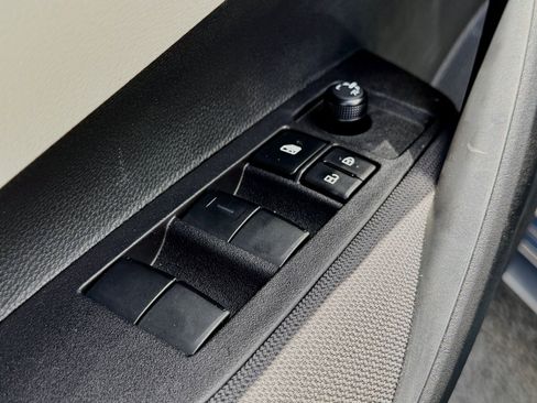 Used 2026 Toyota Corolla LE w/ Carpet Mat Package (TMS) FWD image 22