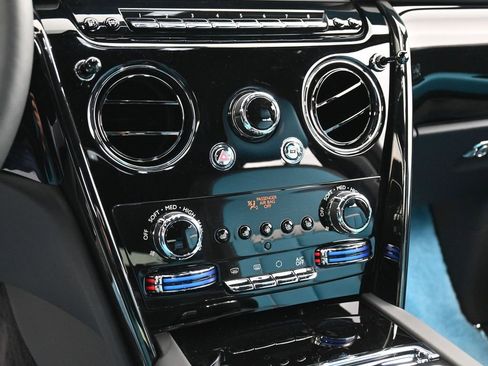 Used 2024 Rolls-Royce Cullinan Black Badge w/ Driver's Package image 23